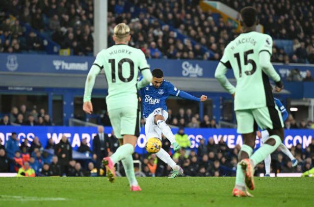 【英超】杜库雷补射，多宾建功，切尔西0-2客负埃弗顿