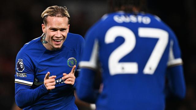 世界赛赛程-险胜水晶宫冲入上半区，波叔的豪车还在适应期