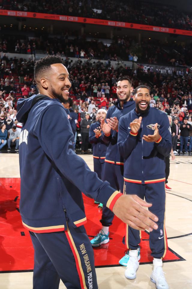 英雄联盟全球总决赛-重返波特兰尽享欢呼和掌声 CJ用胜利完成最终告别